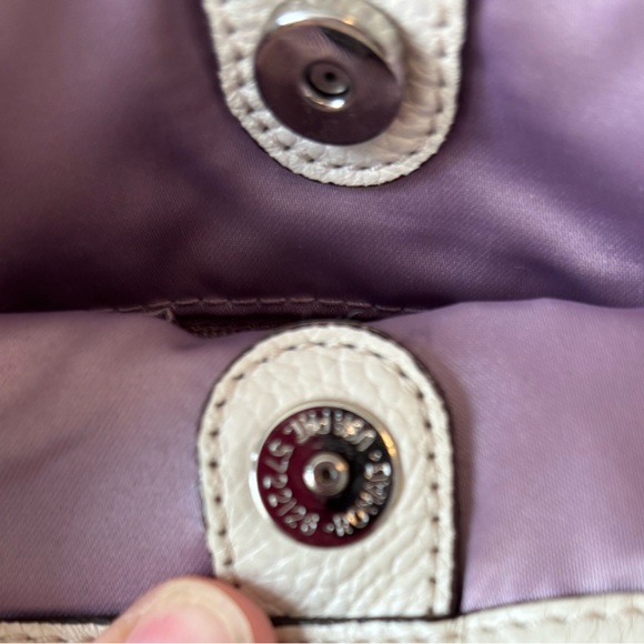 #85-Coach Beige and Cream Shoulder Bag - Picture 6 of 11